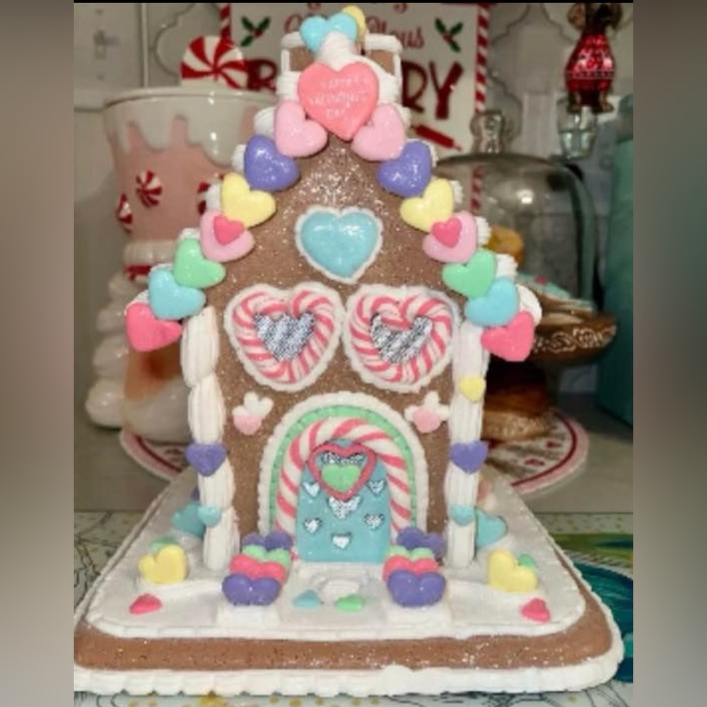 LOVE & CUPCAKES Pastel Valentine’s LightUp Conversation Hearts Gingerbread House